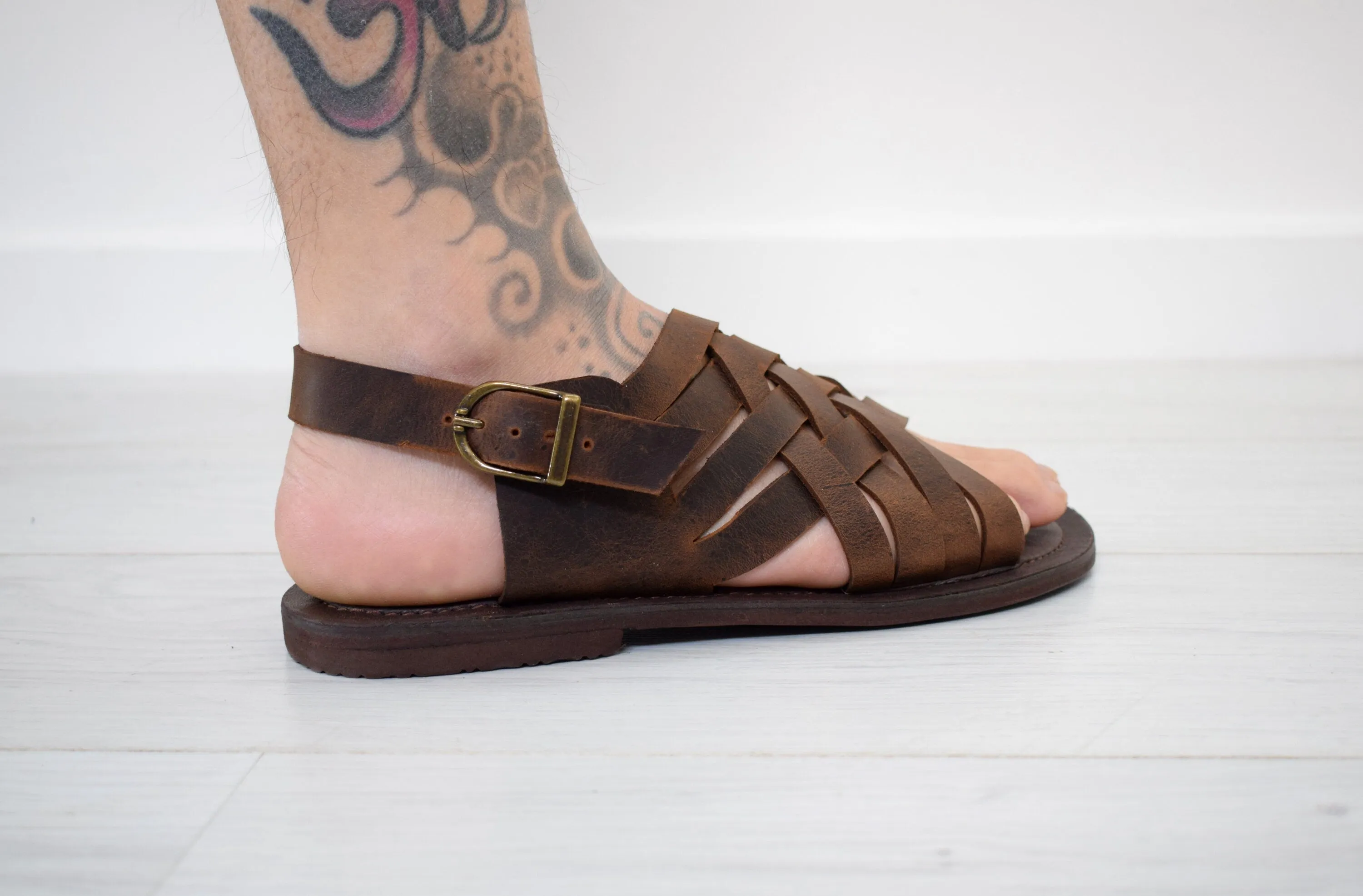 Gladiator Renaissance Brown leather men sandals, Gift For Men, Free shipping, Handmade Sandals, Genuine Leather sandals
