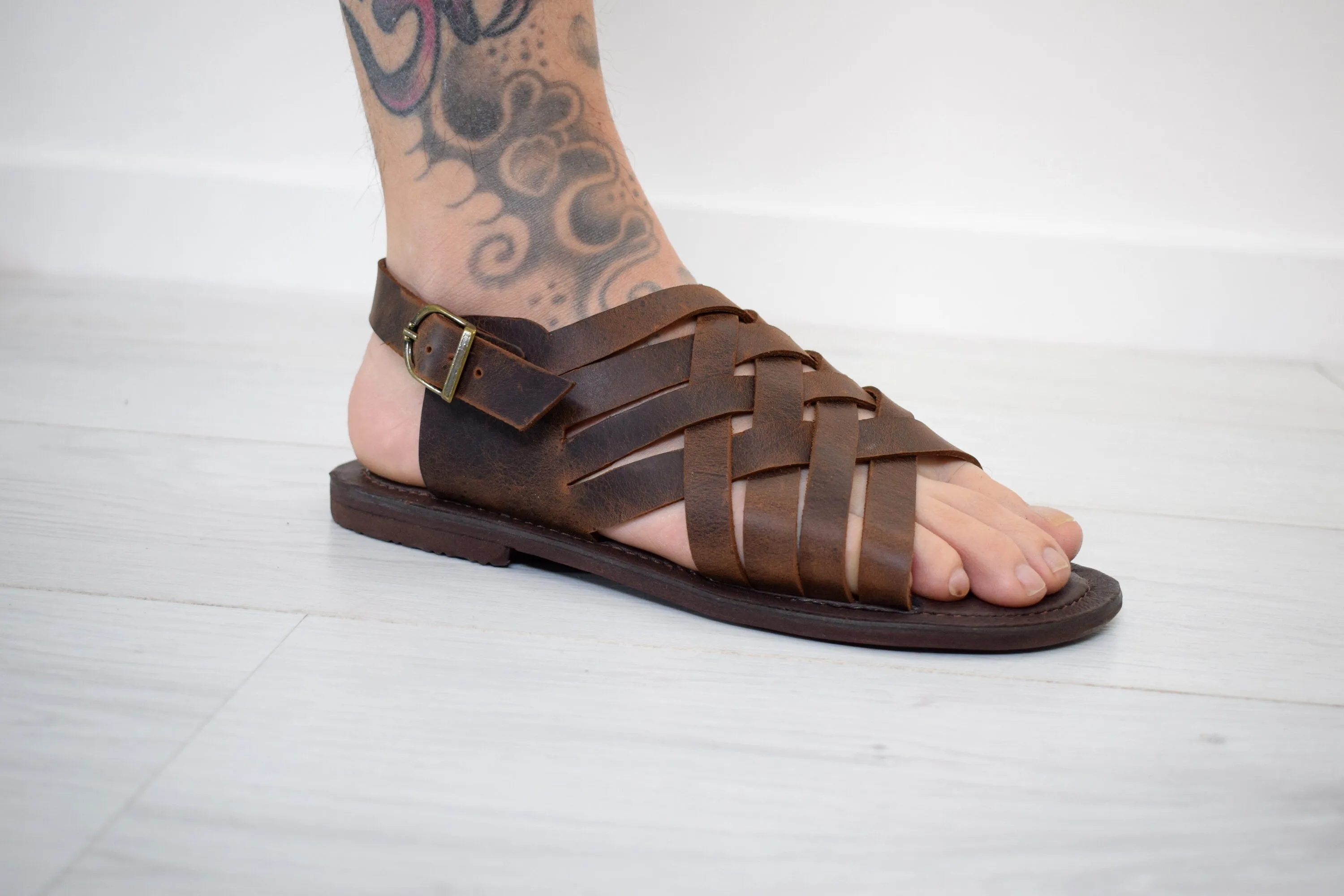 Gladiator Renaissance Brown leather men sandals, Gift For Men, Free shipping, Handmade Sandals, Genuine Leather sandals