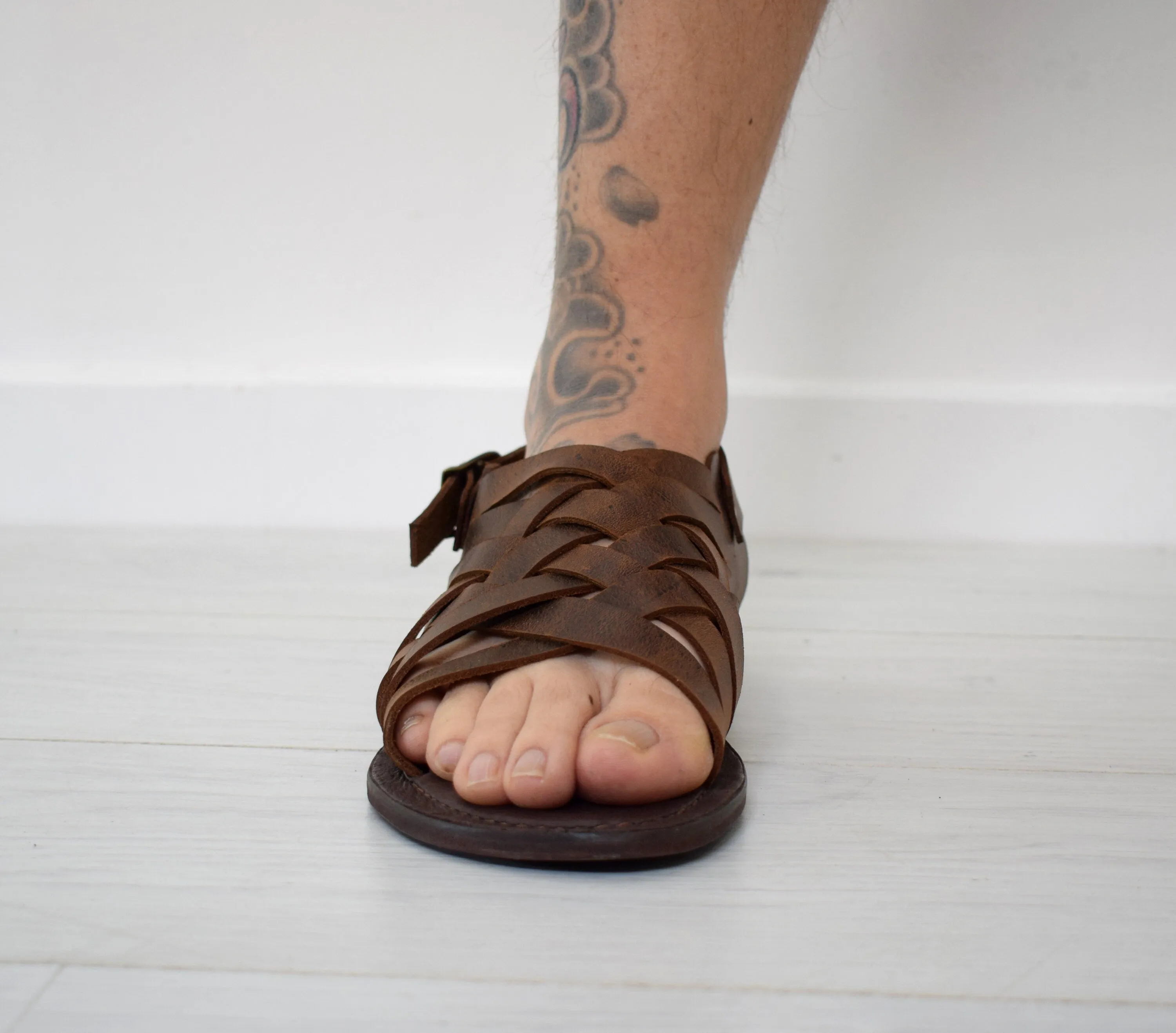 Gladiator Renaissance Brown leather men sandals, Gift For Men, Free shipping, Handmade Sandals, Genuine Leather sandals