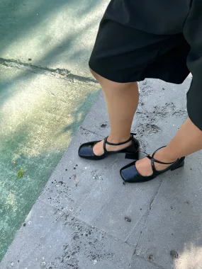 Square toe shoes