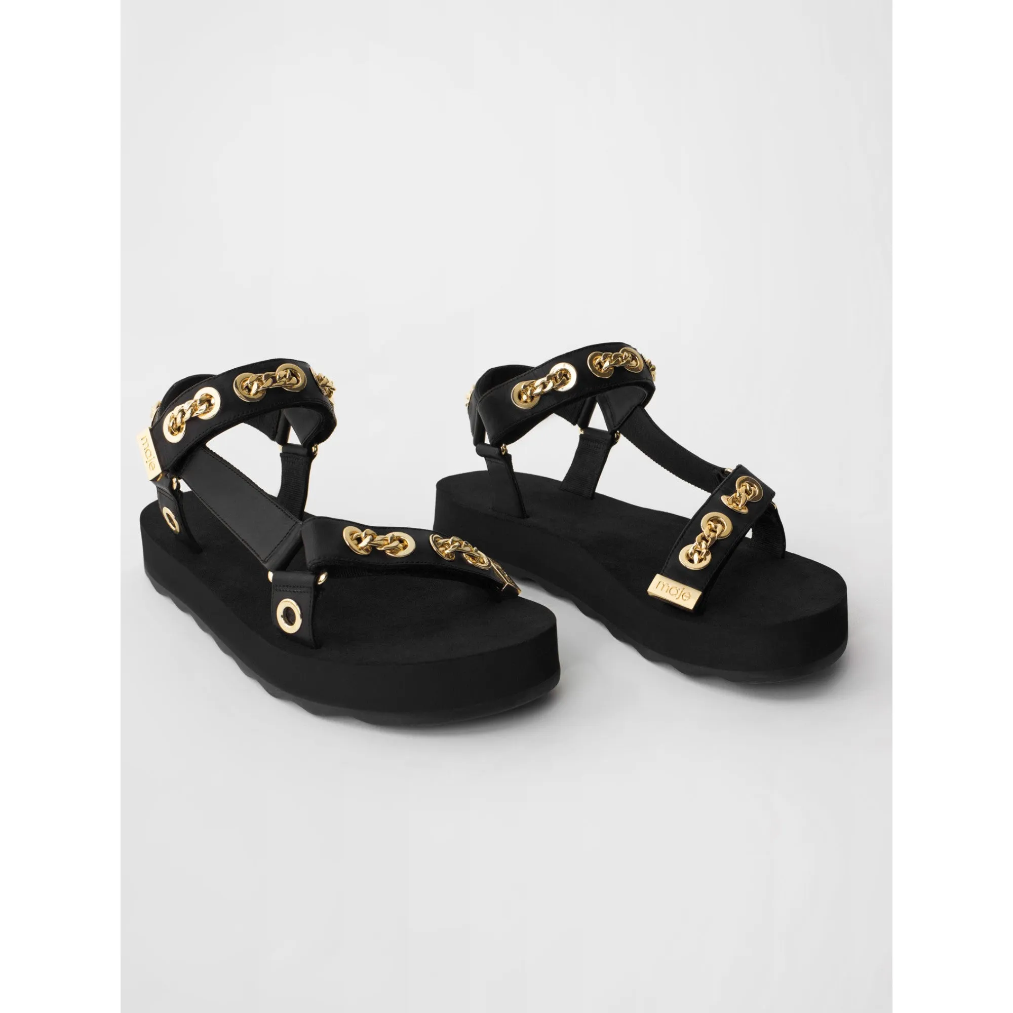 Women Leather Sandals With Eyelets And Chain - Black
